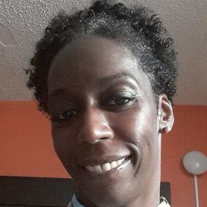 Meet your Posher, Dee